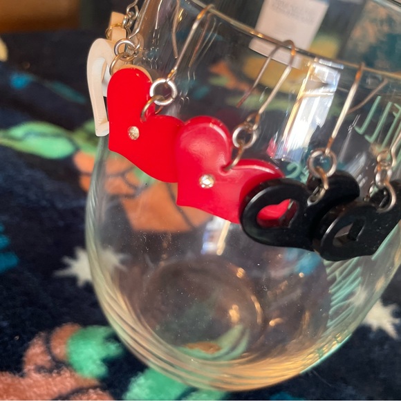 Pac Sun Set of 3 Heart Earrings - Picture 4 of 7